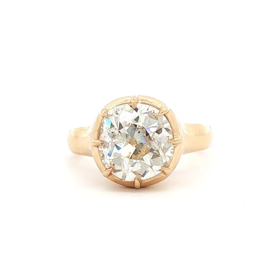 18Kt Yellow Gold Ring With An Old Mine Cut Diamond Weighing 3.40ct